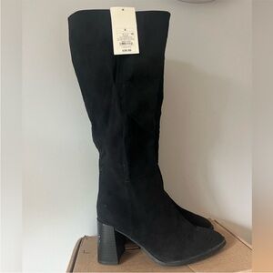 Black Knee-High suede Boots